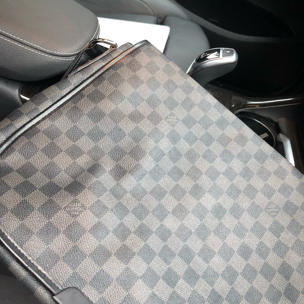 Louis Vuitton messenger bag - Picture 2 of 5